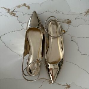 NWOT metallic (gold) pointed toe flats